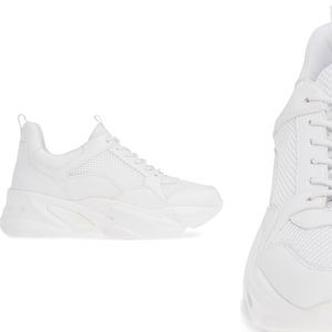 Steve Madden Moving Sneaker